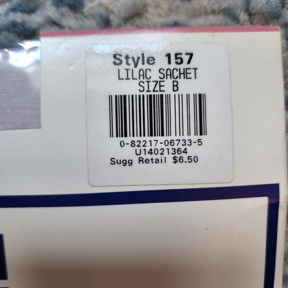 VINTAGE GIVENCHY LILAC SACHET PANTYHOSE - Picture 5 of 6